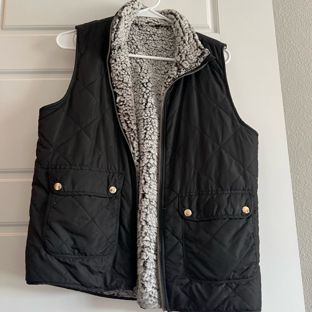 Reversible sherpa vest